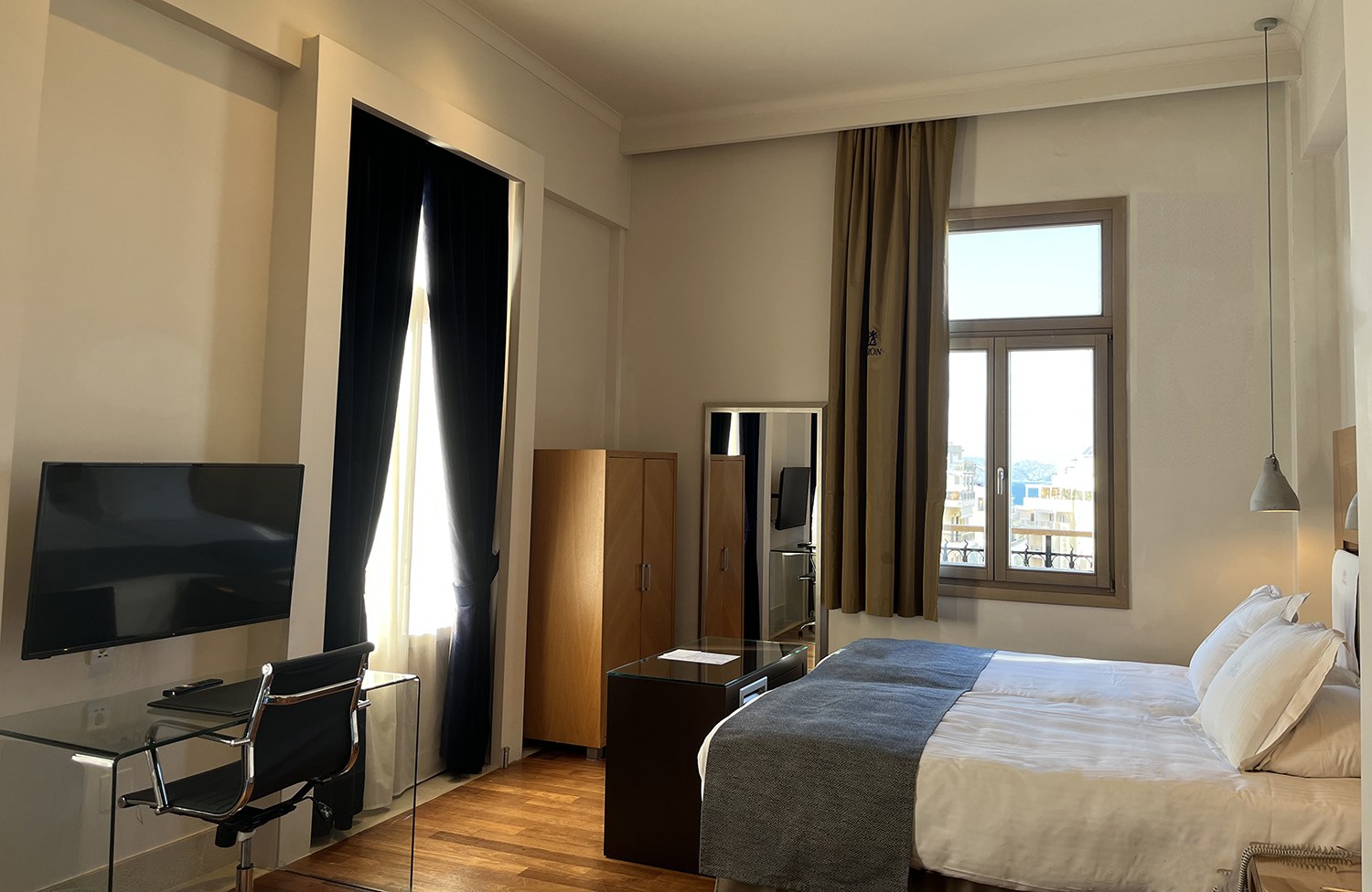 Corner XL Room at the GDM Megaron Historic Hotel